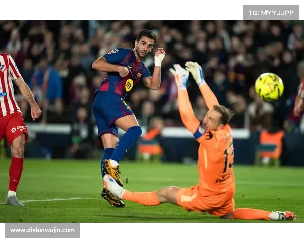 巴萨本赛季西甲射门中框已达22次 费兰任意球再度击中横梁